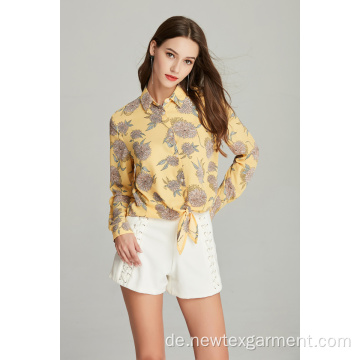 Neue Bluse mit Damenmode für den Sommer